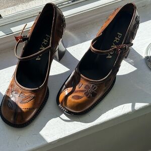 VINTAGE 1999 PRADA LEATHER FLORAL MARY JANE HEELS